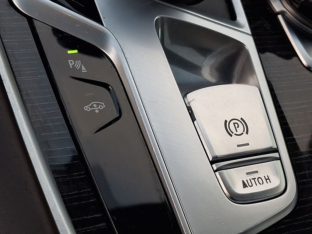 Thumbnail: 2019 BMW 7 Series - 21