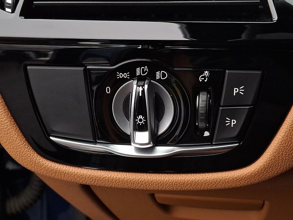 Thumbnail: 2023 BMW 5 Series - 23