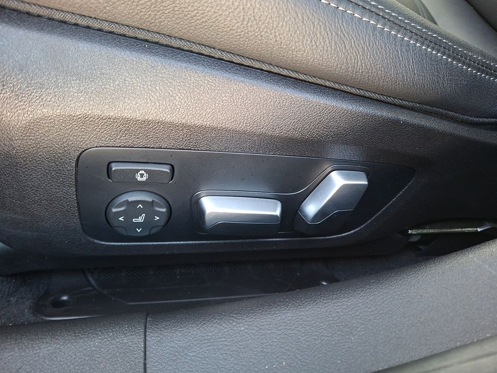 Thumbnail: 2023 BMW 3 Series - 10