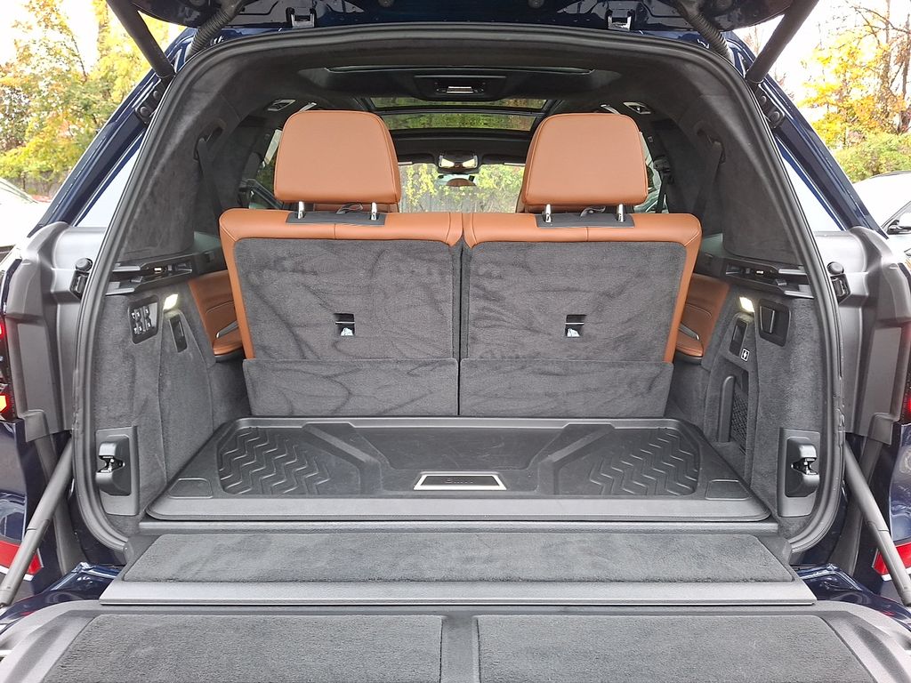 Thumbnail: 2026 BMW X7 - 29