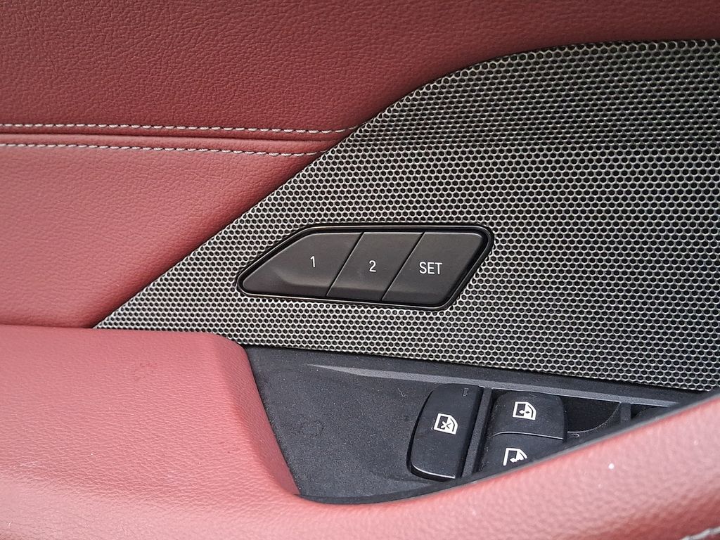 Thumbnail: 2023 BMW i4 - 25