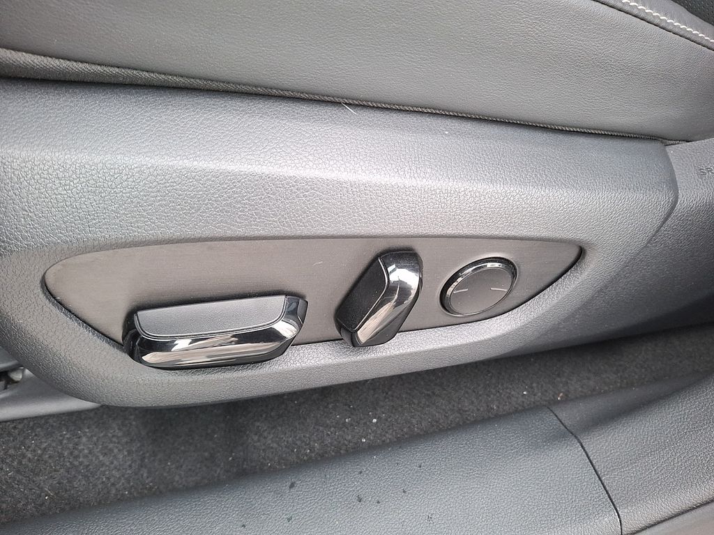 Thumbnail: 2023 Lexus RX - 10