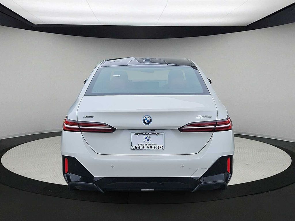 Thumbnail: 2026 BMW 5 Series - 7