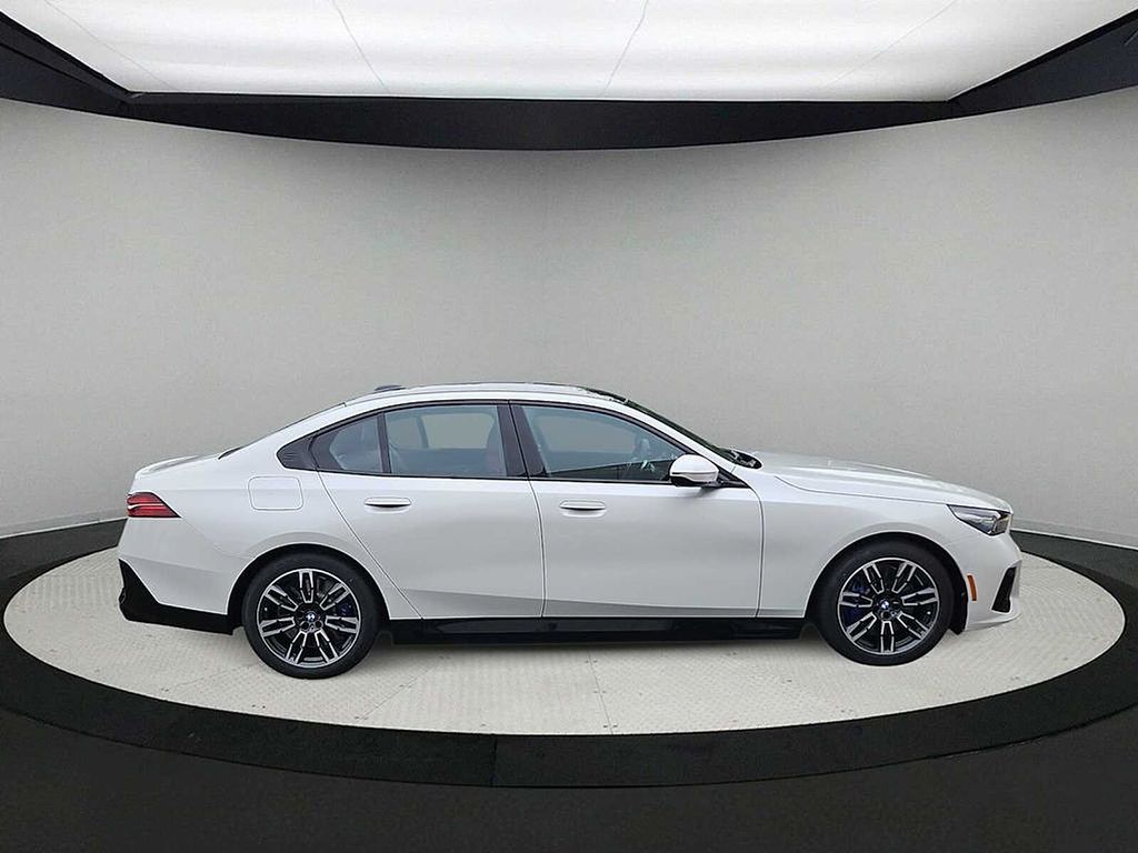 Thumbnail: 2026 BMW 5 Series - 9