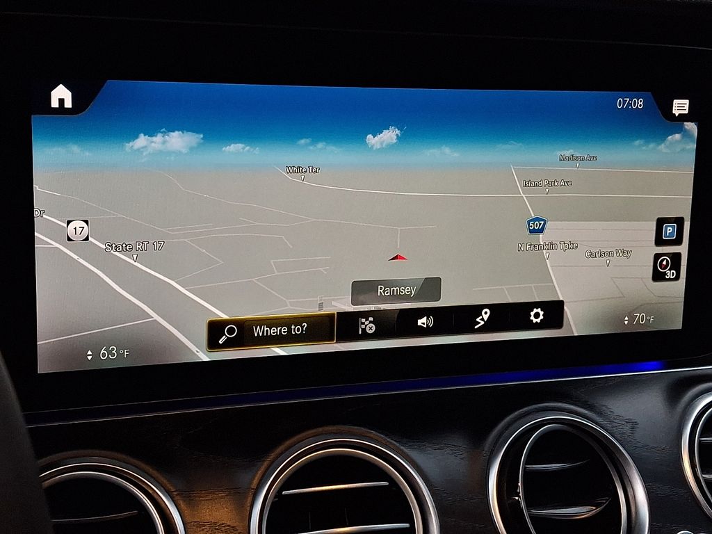 Thumbnail: 2022 Mercedes-Benz E-Class - 13