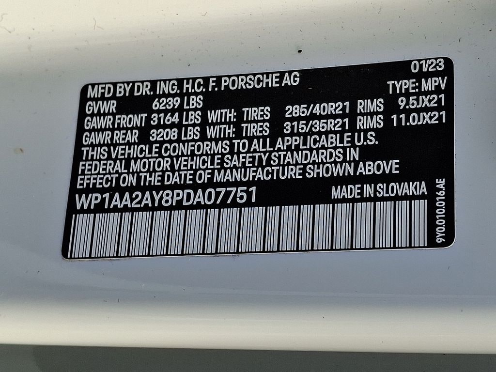 Thumbnail: 2023 Porsche Cayenne - 25