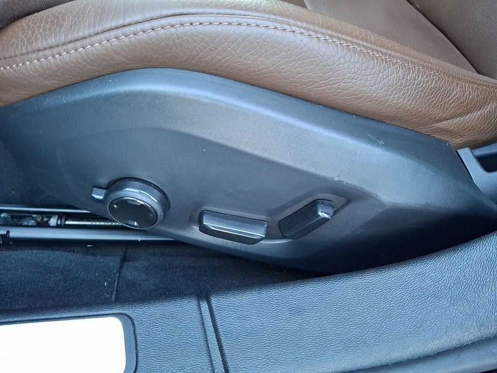 Thumbnail: 2019 Volvo S60 - 10