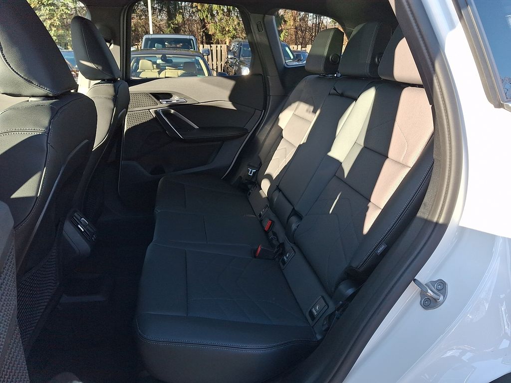 Thumbnail: 2023 BMW X1 - 8