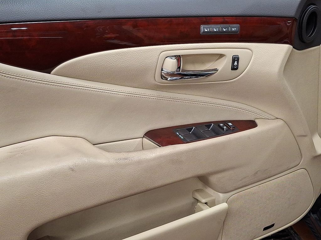 Thumbnail: 2009 Lexus LS - 9