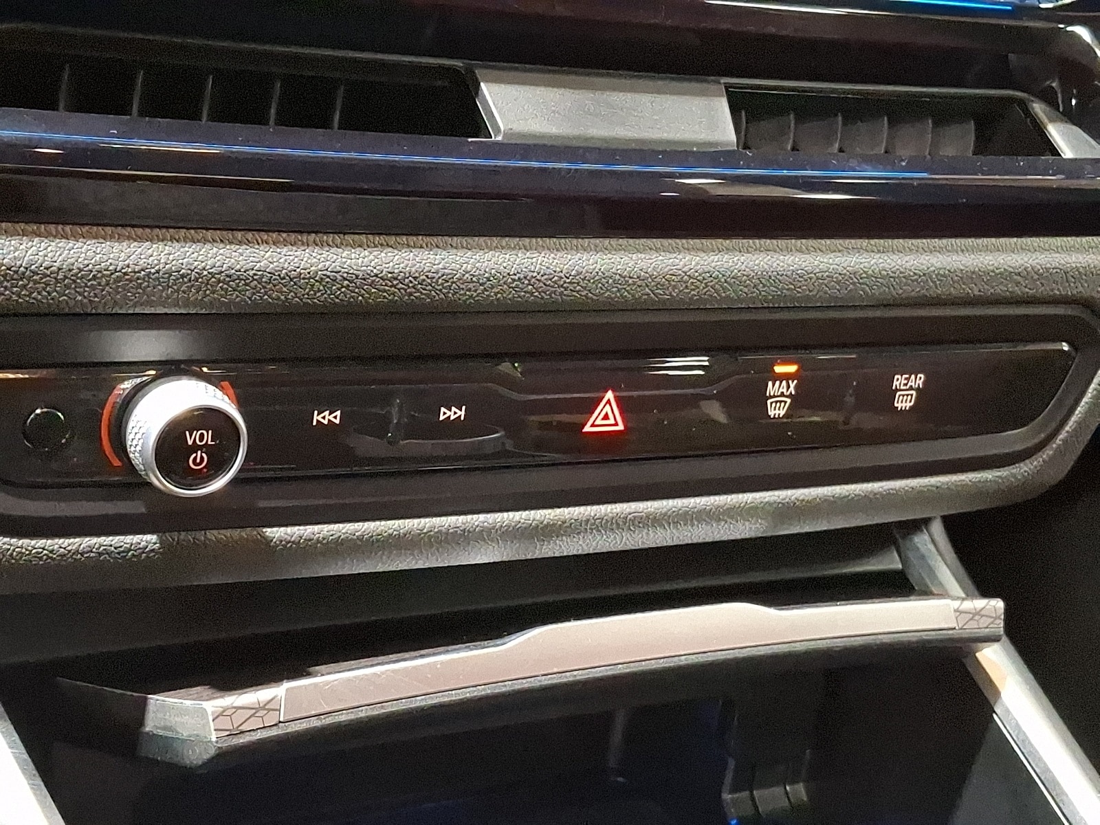 Thumbnail: 2025 BMW 3 Series - 14