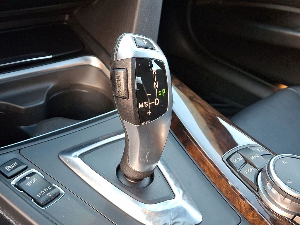 Thumbnail: 2015 BMW 3 Series - 12