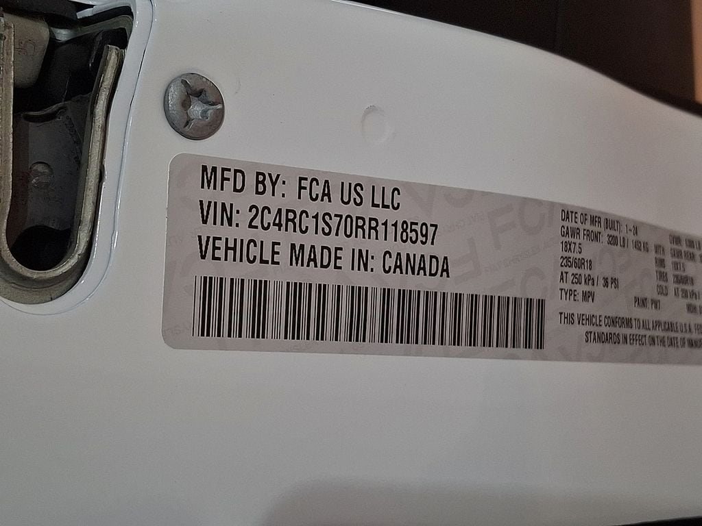 Thumbnail: 2024 Chrysler Pacifica - 24