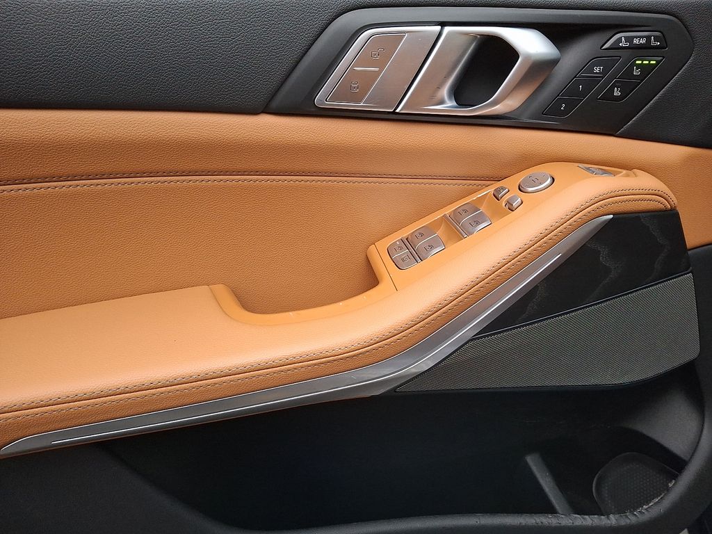 Thumbnail: 2021 BMW X7 - 9