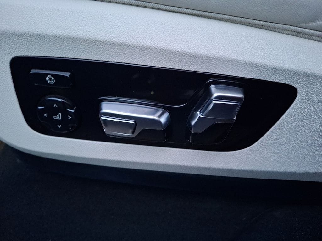 Thumbnail: 2023 BMW X6 - 10