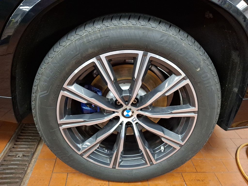 Thumbnail: 2023 BMW X5 - 6