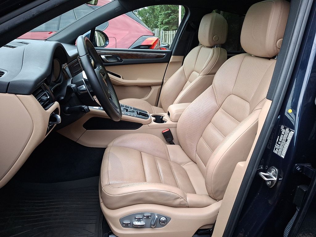 Thumbnail: 2019 Porsche Macan - 9