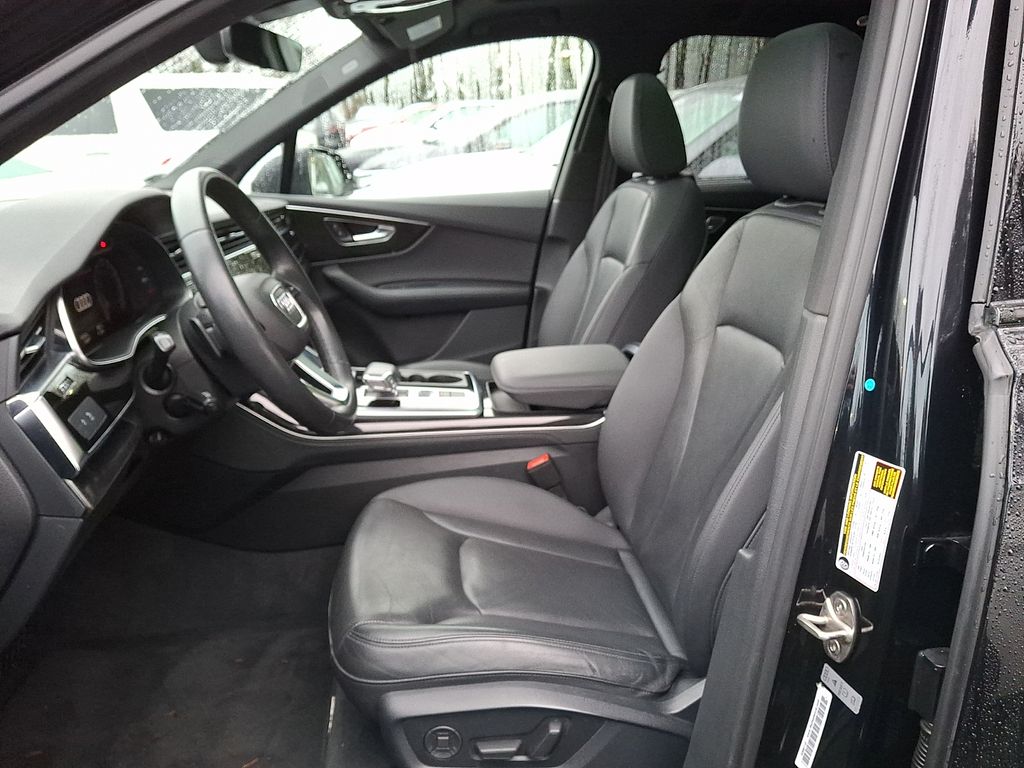 Thumbnail: 2021 Audi Q7 - 10