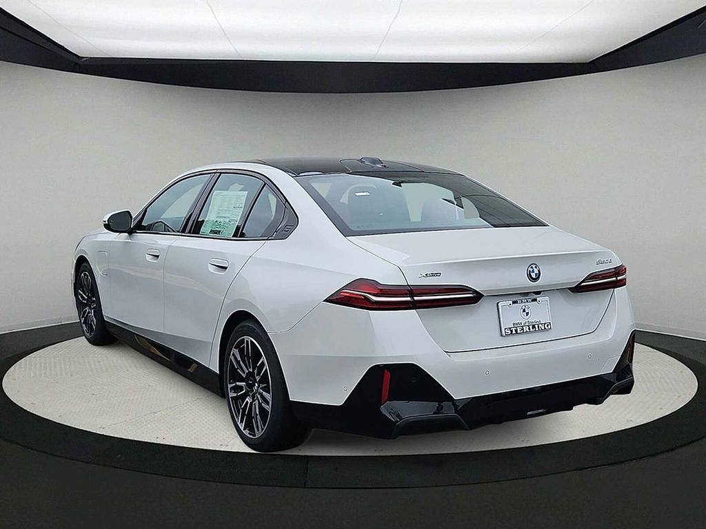 Thumbnail: 2026 BMW 5 Series - 6