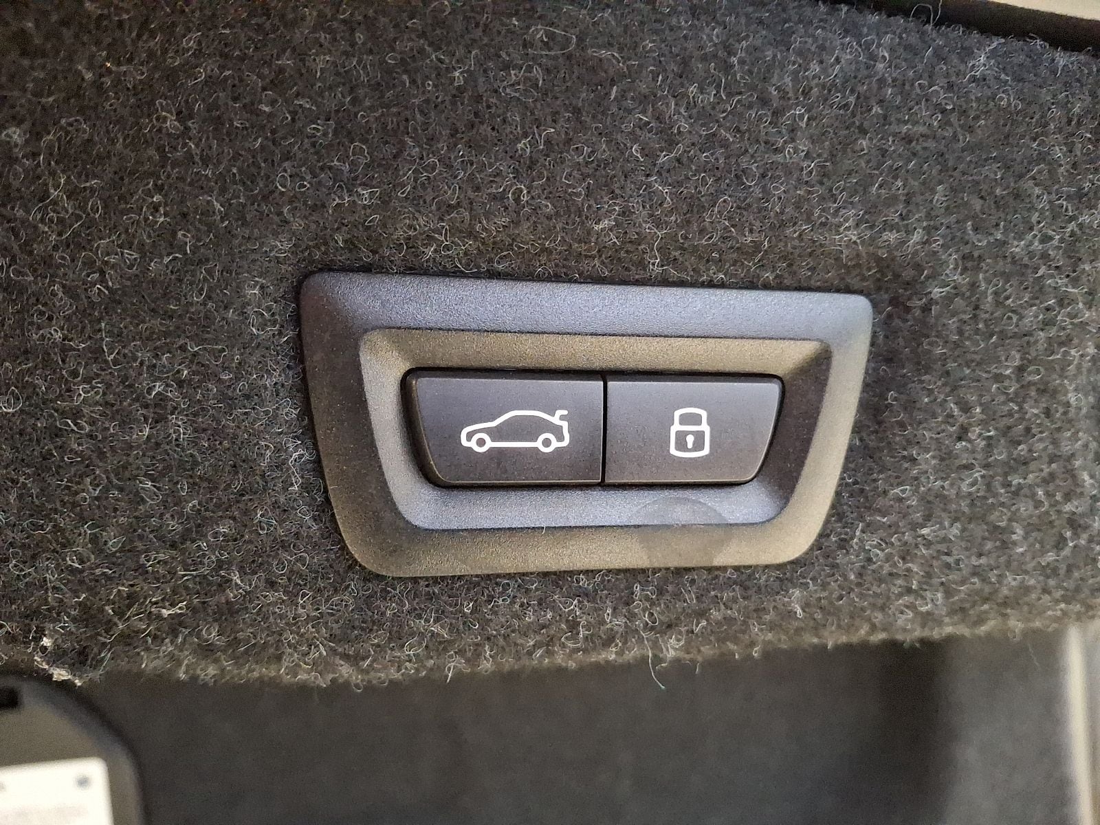 Thumbnail: 2025 BMW i5 - 27