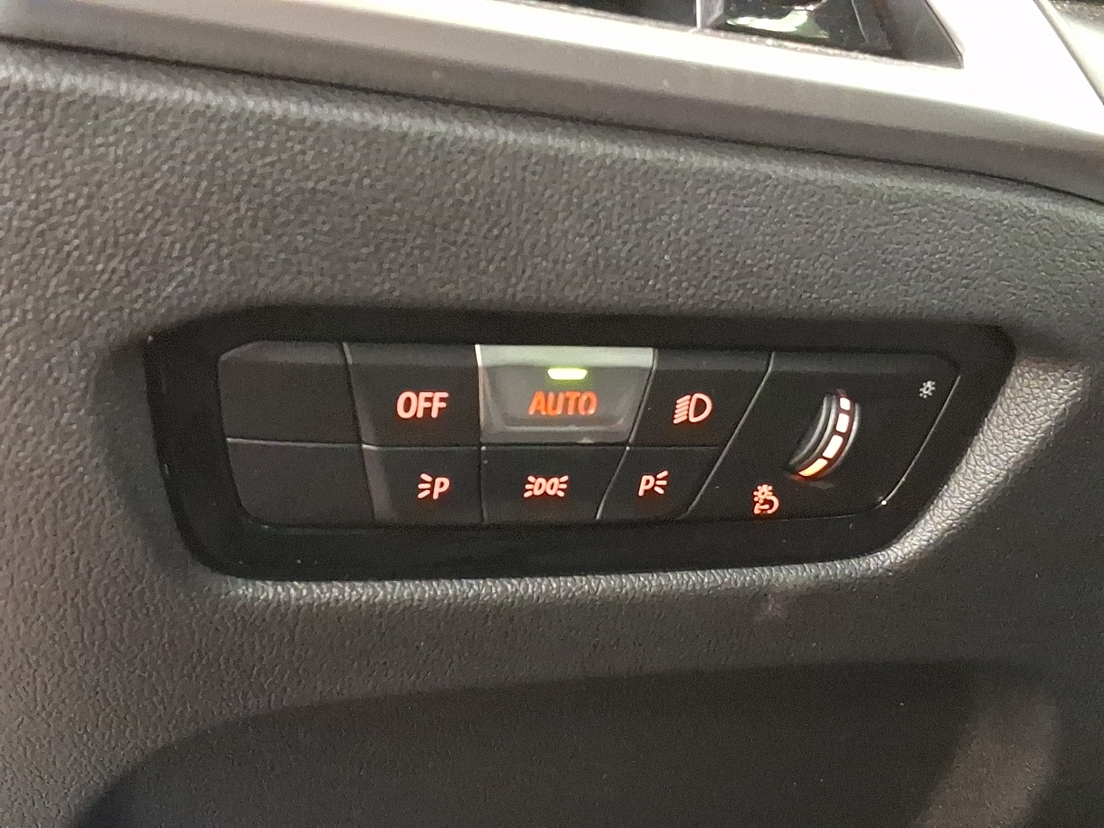 Thumbnail: 2025 BMW i4 - 22