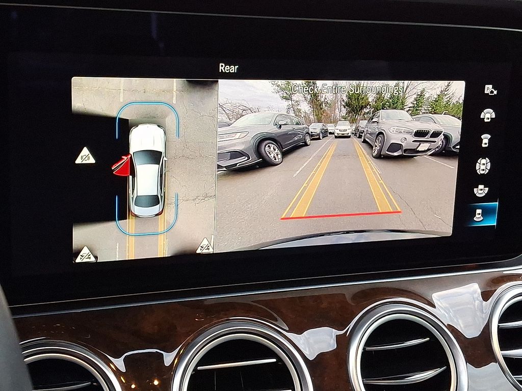 Thumbnail: 2022 Mercedes-Benz E-Class - 14