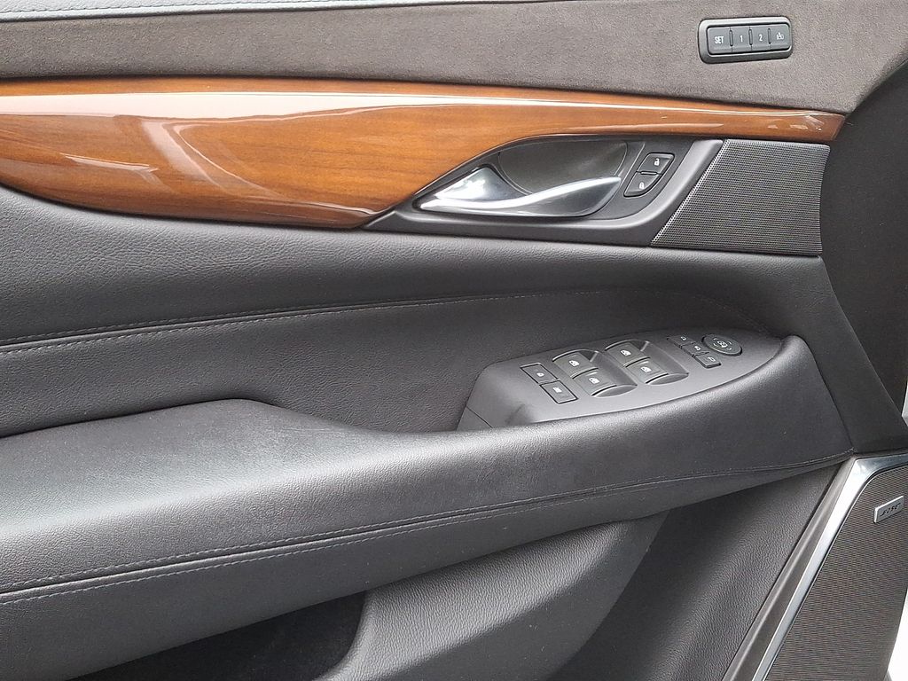 Thumbnail: 2018 Cadillac Escalade - 10