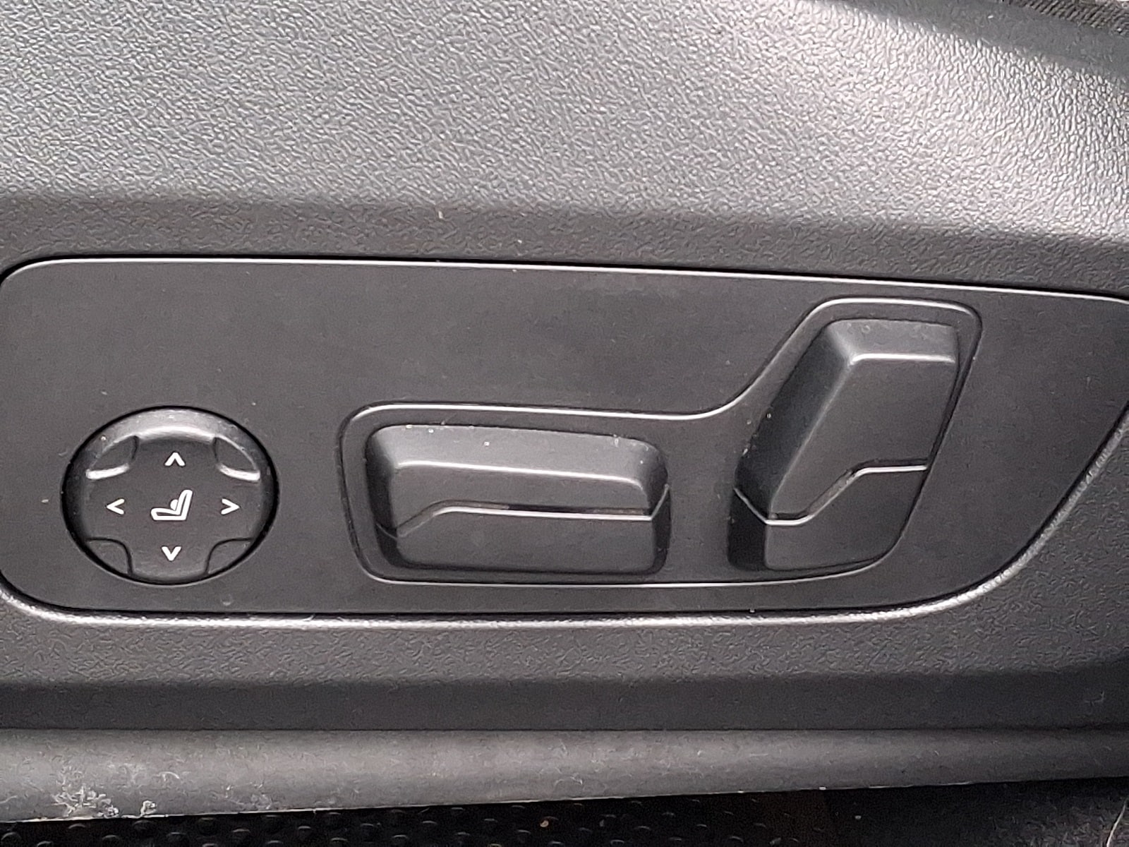 Thumbnail: 2025 BMW X1 - 10