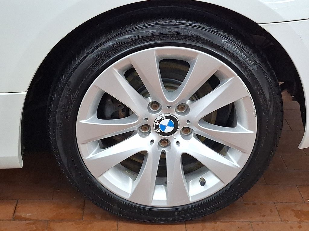 Thumbnail: 2011 BMW 3 Series - 7