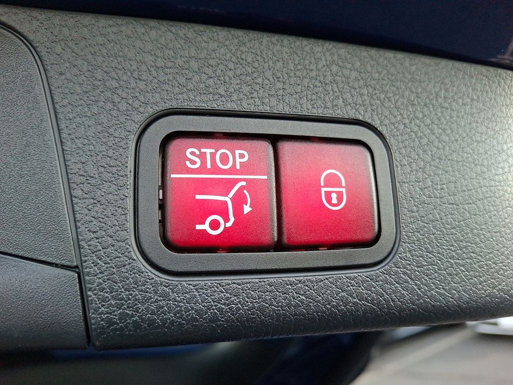 Thumbnail: 2021 Mercedes-Benz GLB - 29