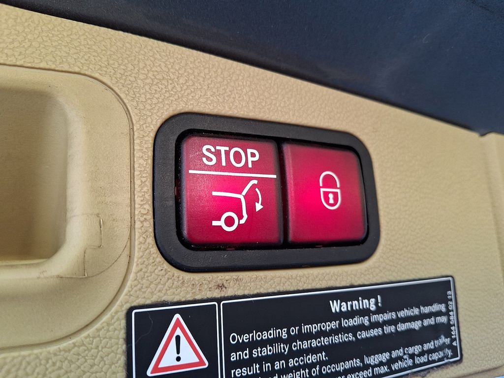 Thumbnail: 2011 Mercedes-Benz GL-Class - 28