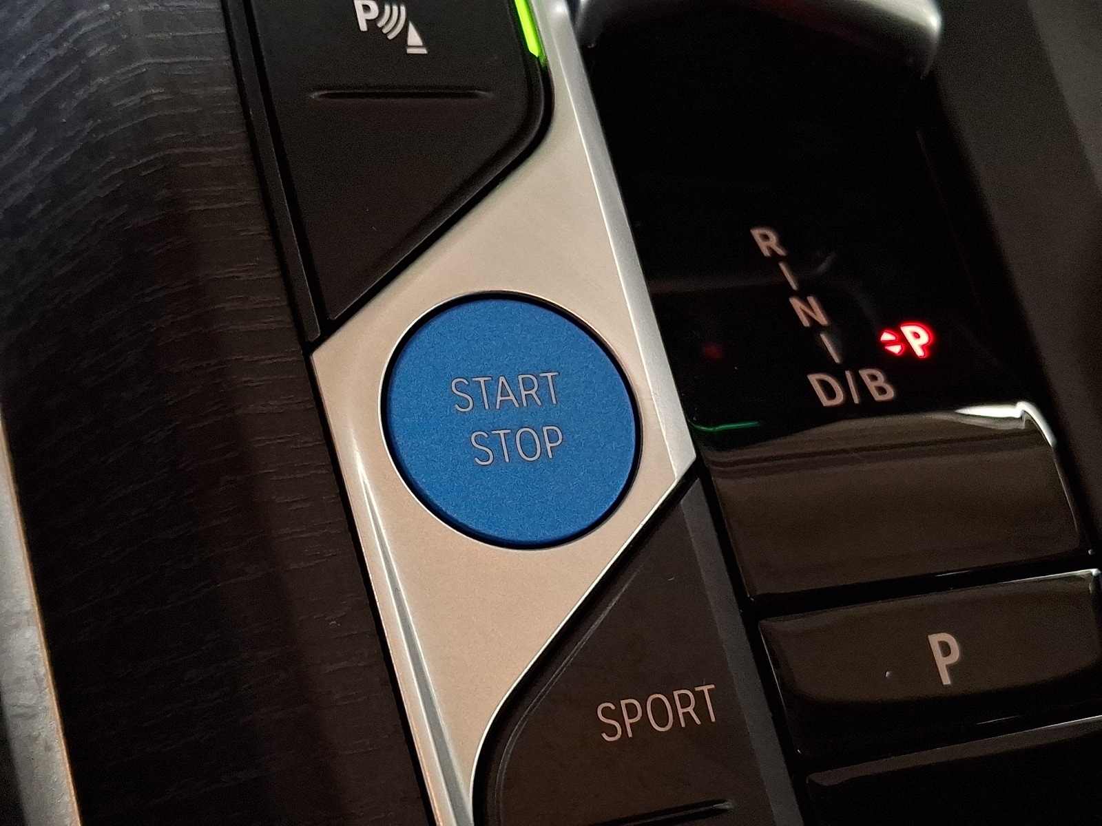 Thumbnail: 2025 BMW i4 - 19