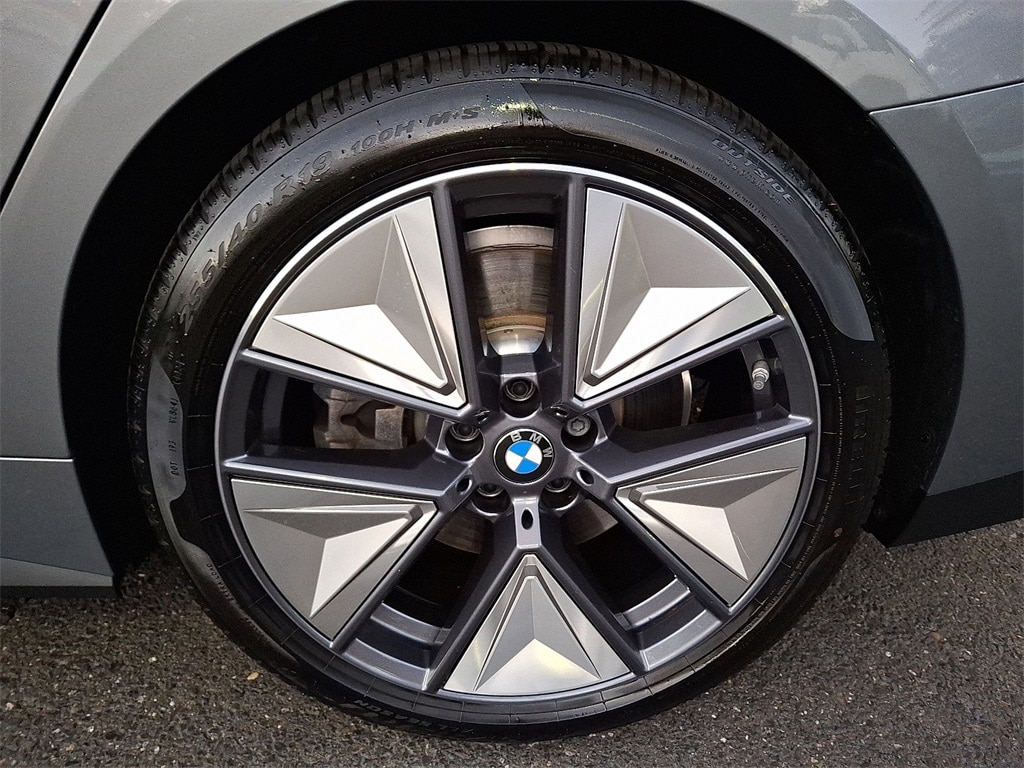 Thumbnail: 2025 BMW i4 - 6