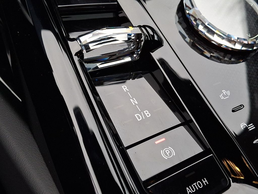 Thumbnail: 2025 BMW i5 - 13