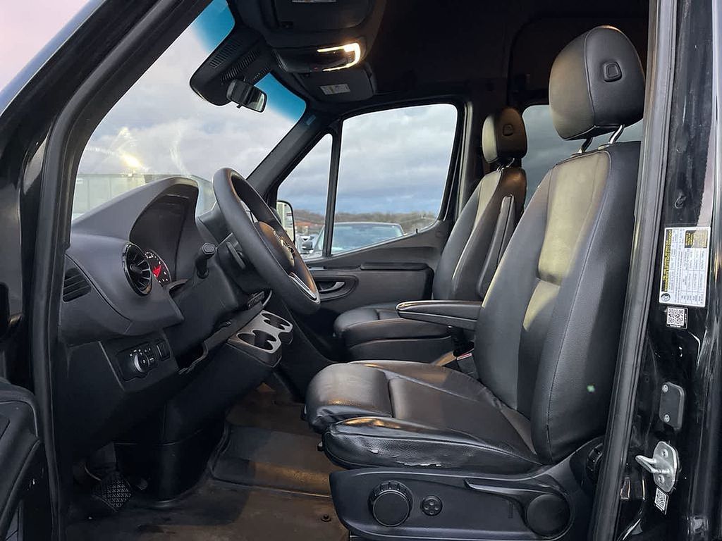 Thumbnail: 2019 Mercedes-Benz Sprinter - 14