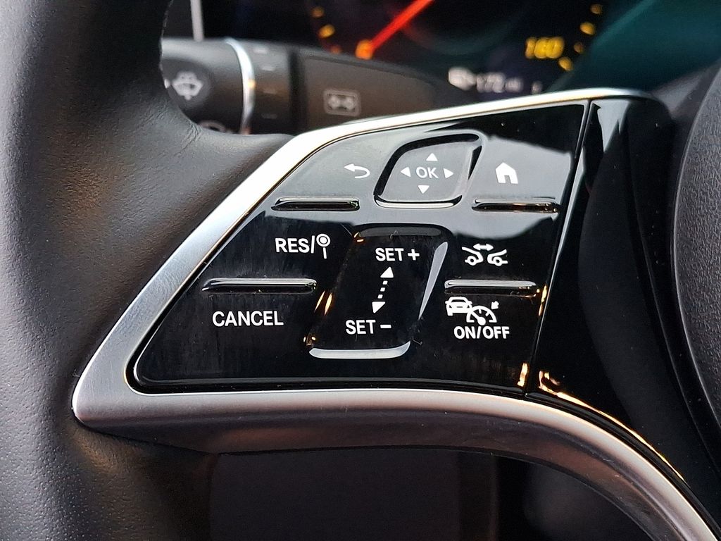 Thumbnail: 2022 Mercedes-Benz E-Class - 16