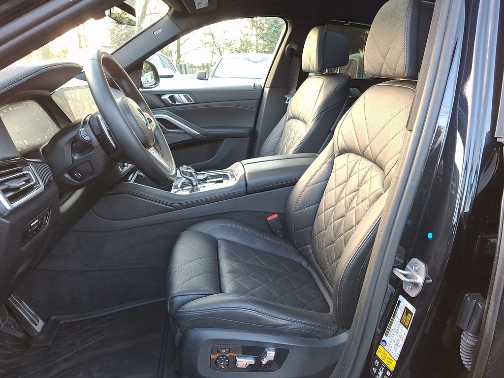 Thumbnail: 2023 BMW X6 - 9