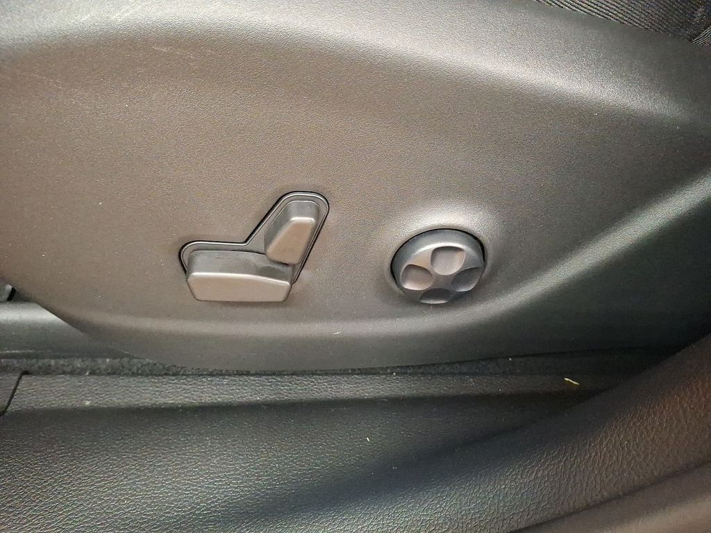 Thumbnail: 2021 Jeep Cherokee - 10