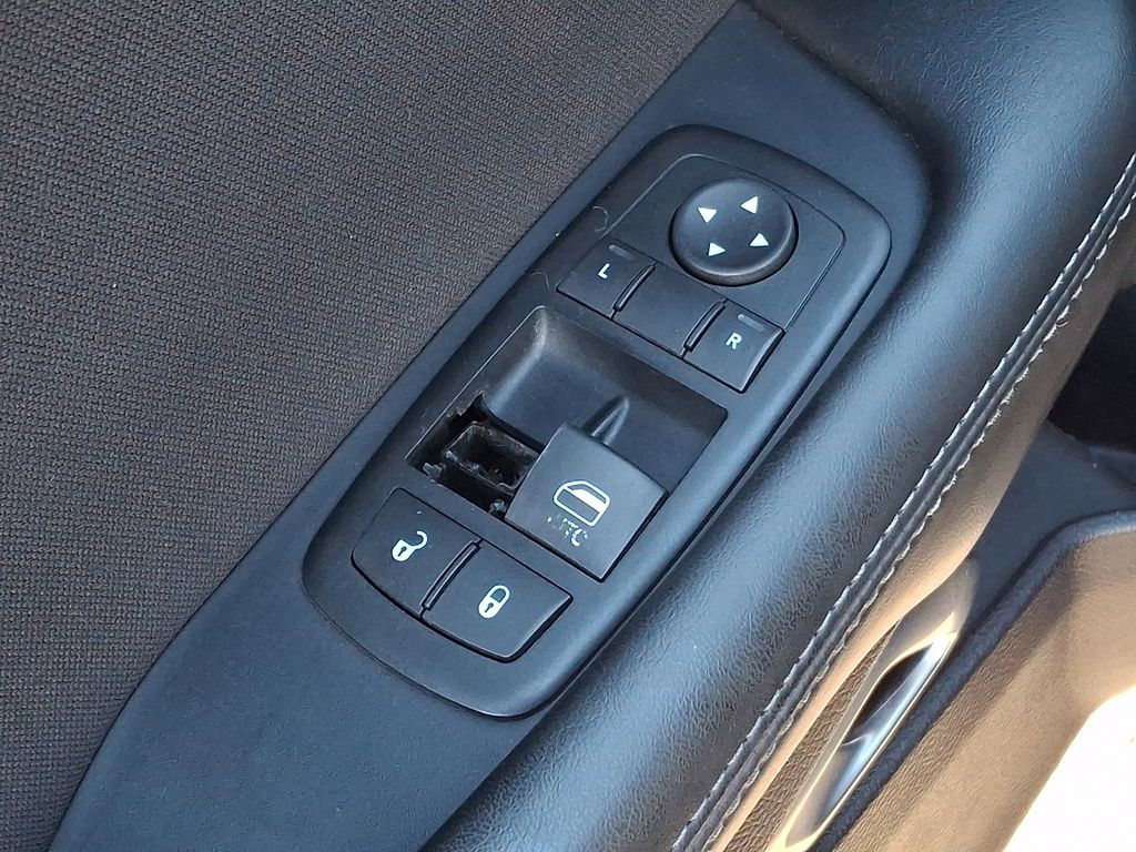 Thumbnail: 2015 Dodge Challenger - 24