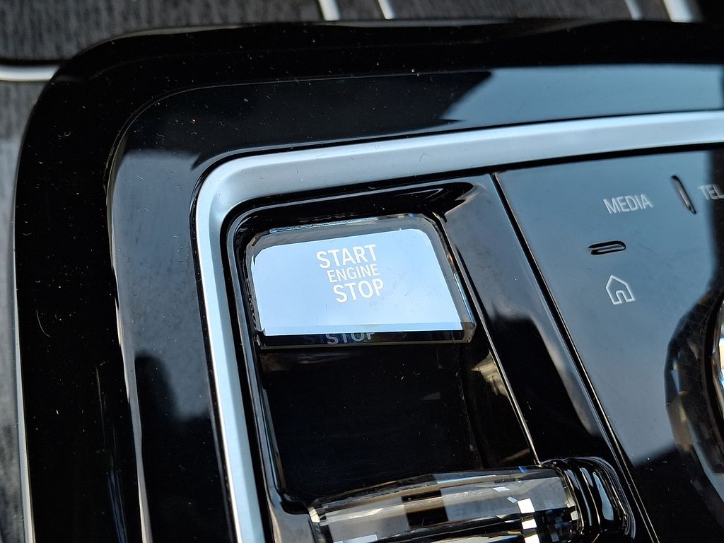 Thumbnail: 2023 BMW 7 Series - 17