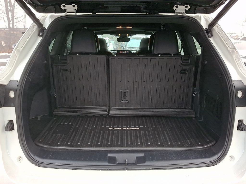 Thumbnail: 2021 Toyota Highlander - 27