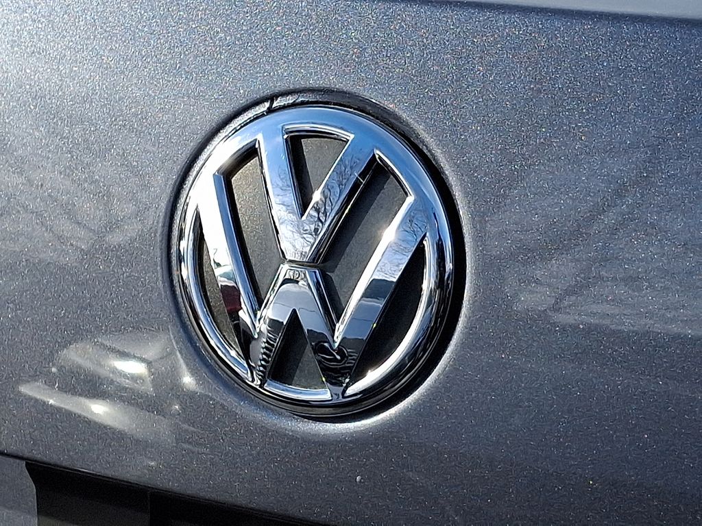 Thumbnail: 2012 Volkswagen Jetta - 28