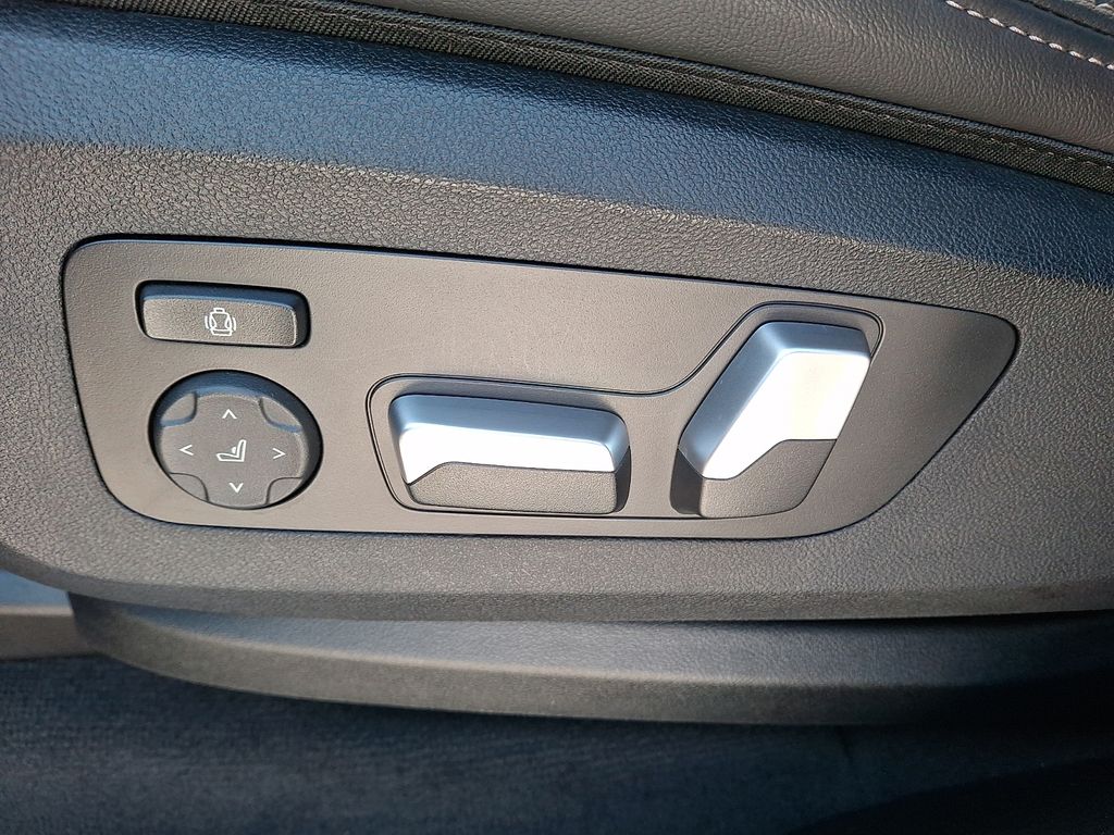 Thumbnail: 2024 BMW X5 - 10