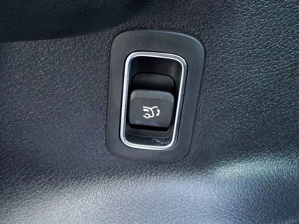 Thumbnail: 2021 Mercedes-Benz GLB - 26