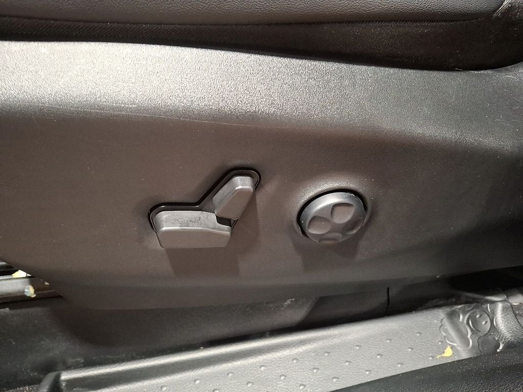 Thumbnail: 2024 Chrysler Pacifica - 11