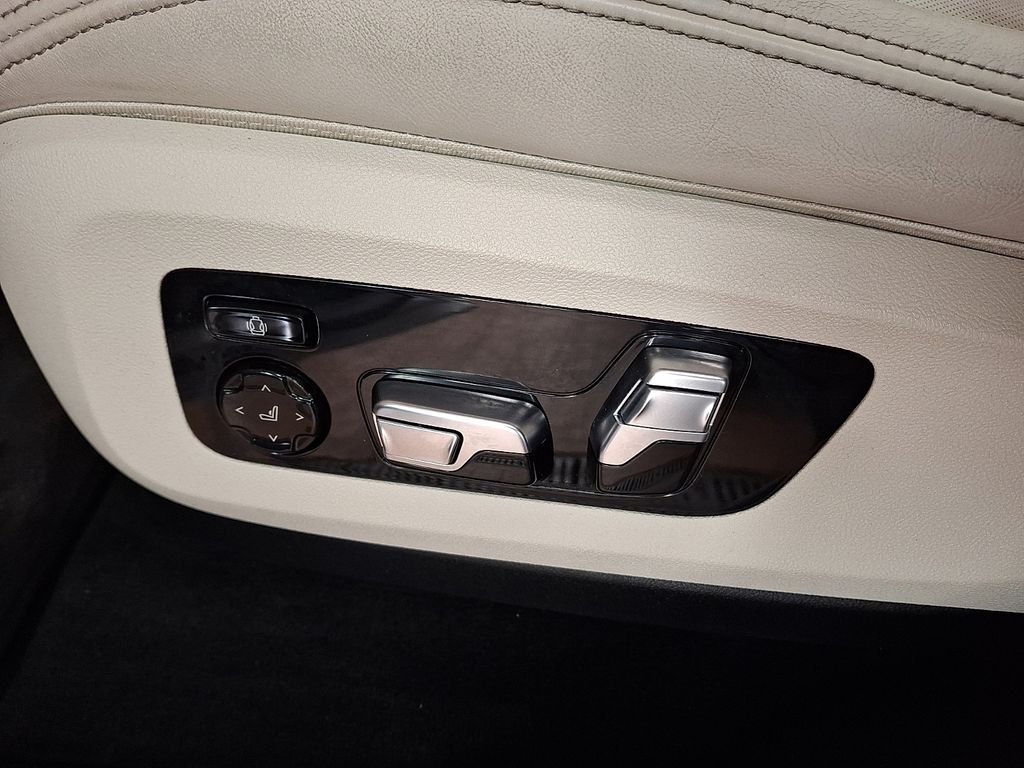 Thumbnail: 2024 BMW X6 - 10