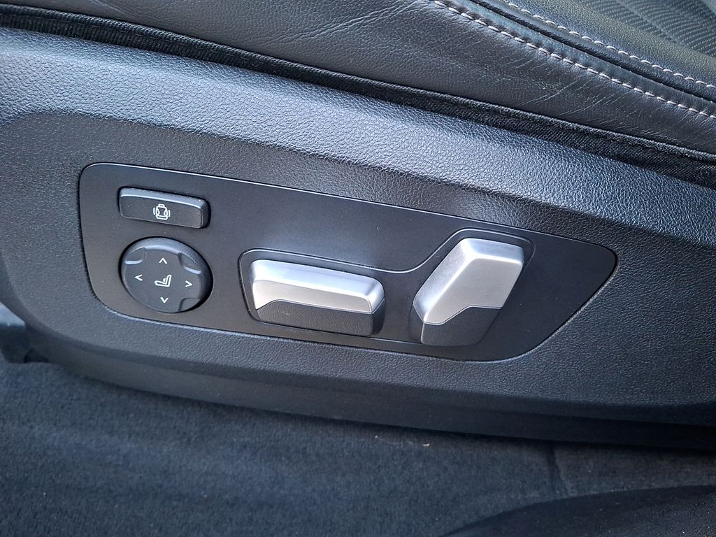 Thumbnail: 2024 BMW X5 - 10