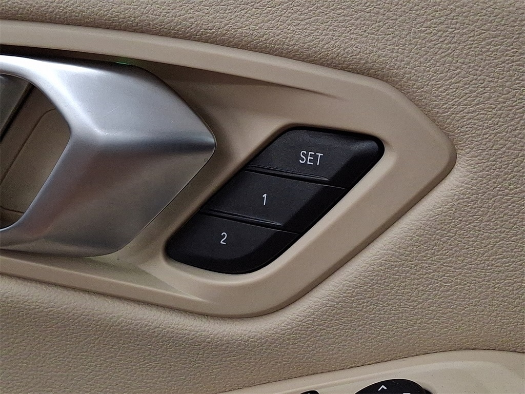 Thumbnail: 2025 BMW 3 Series - 25