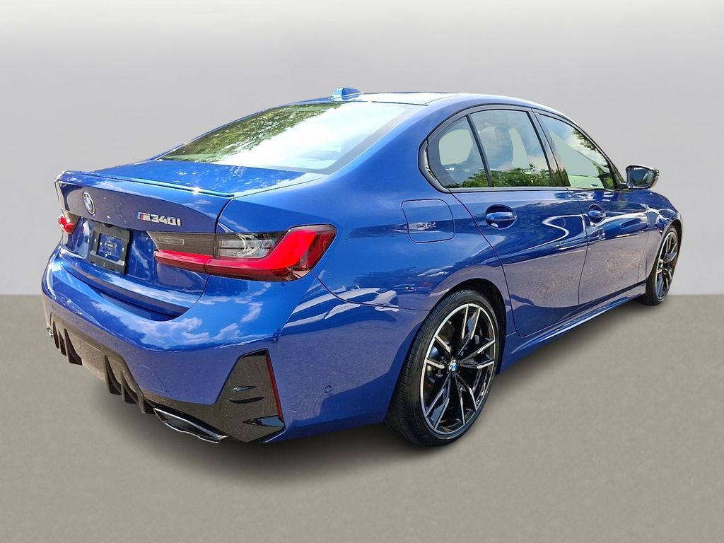 Thumbnail: 2024 BMW 3 Series - 4