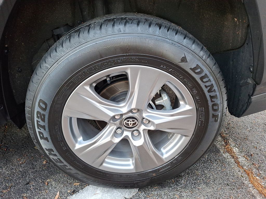 Thumbnail: 2025 Toyota RAV4 - 6