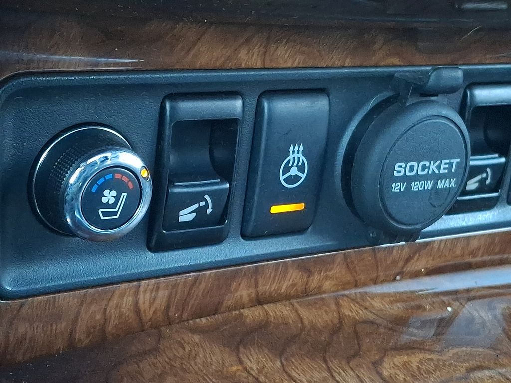 Thumbnail: 2016 INFINITI QX80 - 24